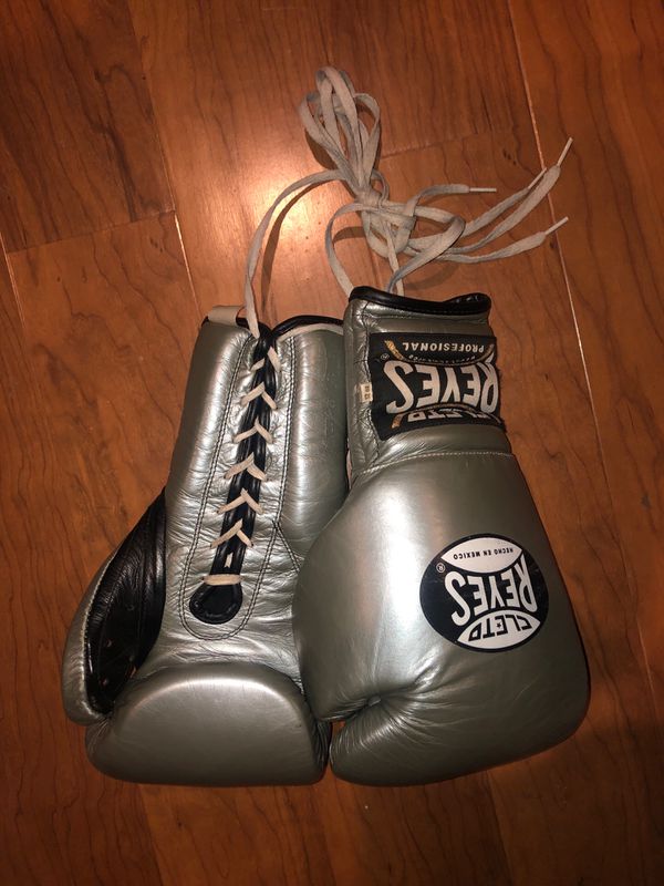 Cleto Reyes Boxing Gloves for Sale in San Diego, CA - OfferUp