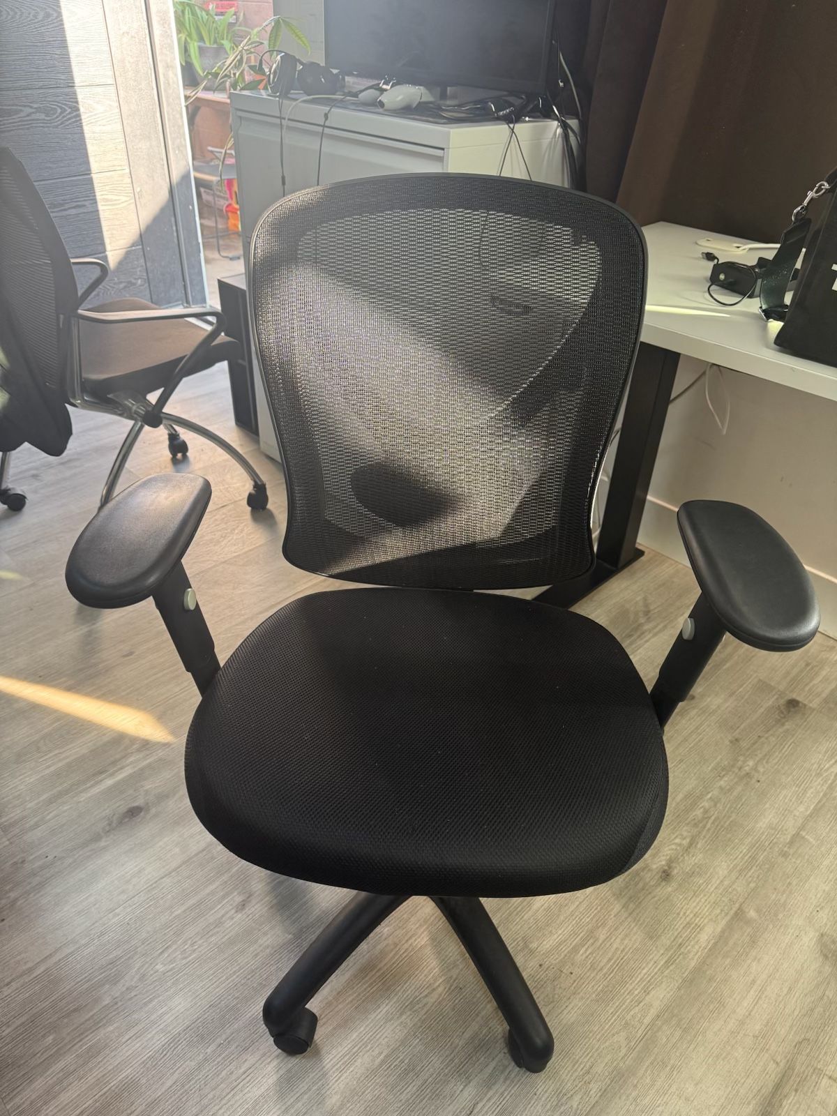 Office Desk With Chair