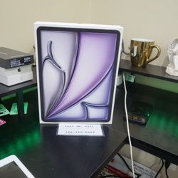 Brand New Unlocked Ipad Air 13unch M3 256GB