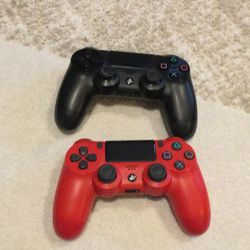 PS4 controllers
