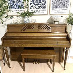 Gorgeous Vintage Rudolph Wurlitzer Upright Spinet Console Piano And Bench