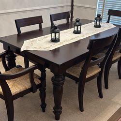 Pottery Barn Dinning Table with 6 Chairs - like new
