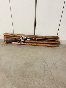 Rustic Western Replica Rifle Wood Wall Decor Plaque (30" x 6")