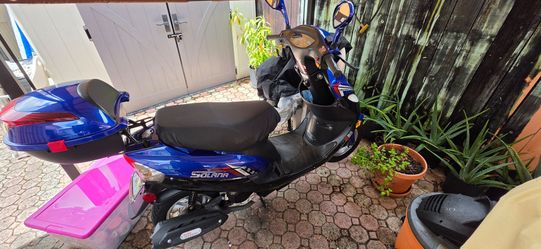 Scooter de 50 CC marca Solana