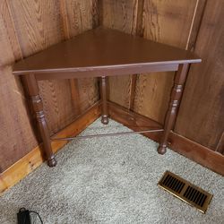 Solid Wood Triangular Corner Accent Table, Traditional Style