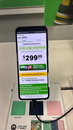 Razr 2025 299.99 when Switch @ K AVENUE CRICKET 
