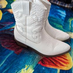 Women's Size 7 Coconuts Pistol Cowboy Boots 
