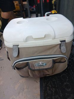 Max Cool Igloo XL Ice Chest