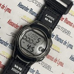 UNISEX DIGITAL WATCH.