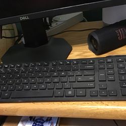 Hewlett-Packard Computer Keyboard & HP Mouse