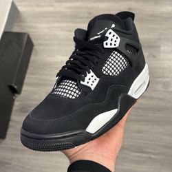 Air Jordan Retro 4 Oreo 