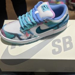 Nike SB Dunk Low
(Futura Laboratories Bleached Aqua)