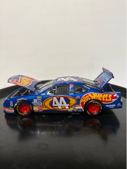 NASCAR 1:24 scale Diecast car