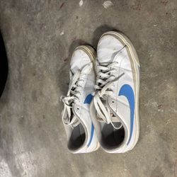 Nike Court Legacy’s 
