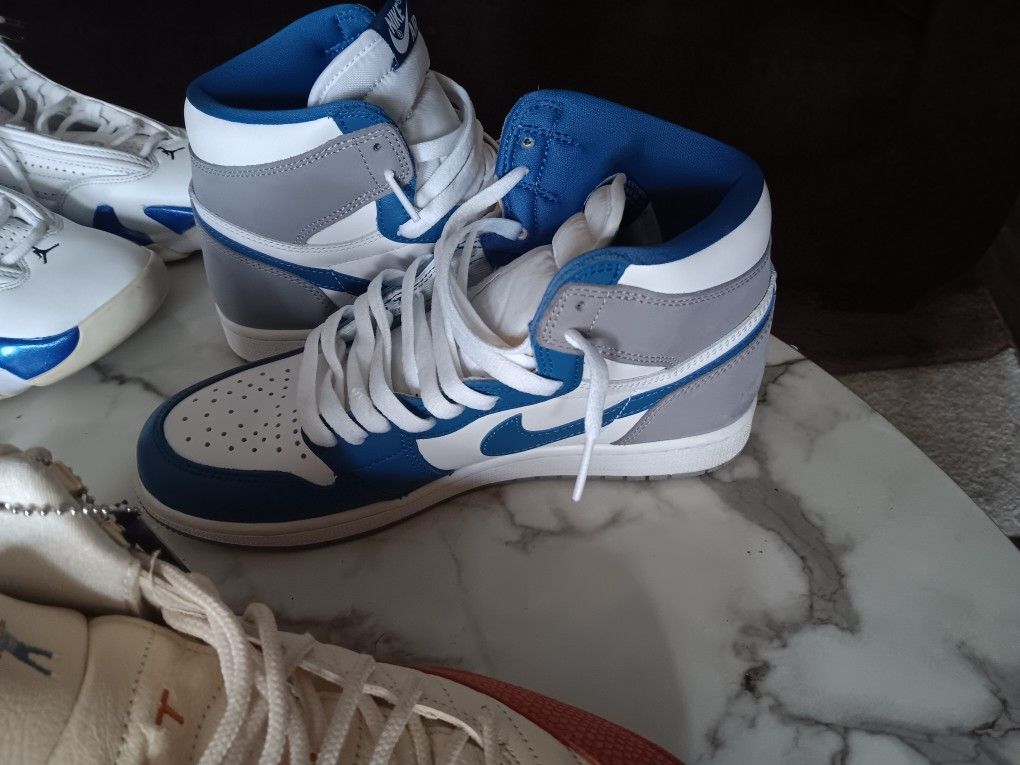 🔥 Air Jordan 1 Retro High OG "True Blue" | Men/Boys Size 8 | LIKE NEW!
Price: $90 (Cash Only)