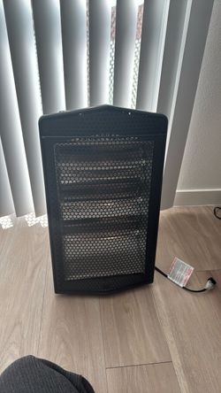 PELONIS 1500W Electric Quartz Space Heater – Black