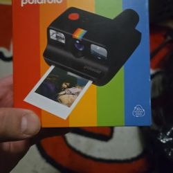 Polaroid GO INSTANT Camera For Only $60!! These Retail At Around $80 And This One Is Unused!! Ready To Be Used!!