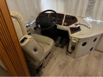 2004 Gulfstream Freightliner Crescendo RV/Motorhome