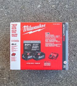 New Milwaukee M18 48-59-1862s XC6.0 Ah 2X HIGH OUTPUT Batteries Charger Starter Kit