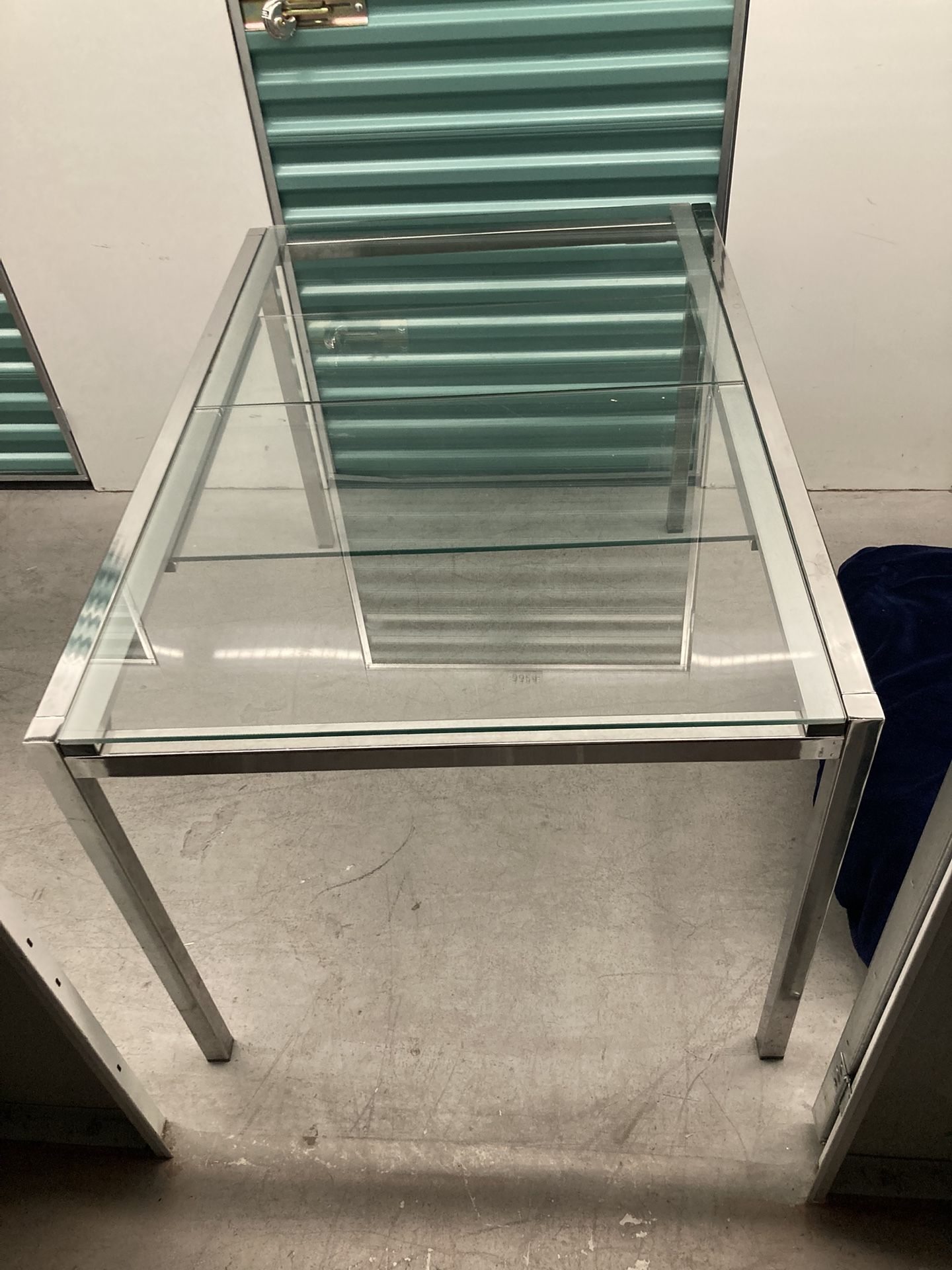 Extendable Glasstop Dining Table & Chairs