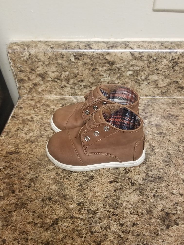 Tom's boy shoes