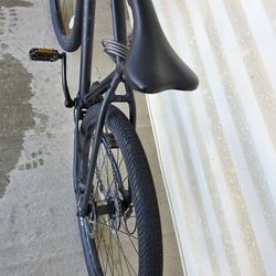 Haro Black Bike – Large Frame – Like New