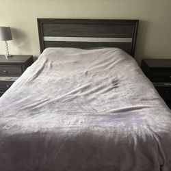 Queen Bed With Dresser And Two Night Stands 