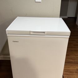 Galanz 5.0 Cu Ft Chest Freezer