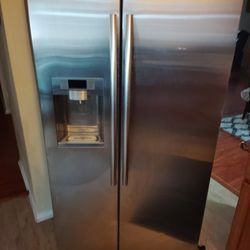 Refrigerator For Sale