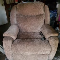 Recliner With Lift 