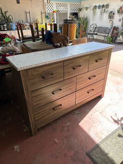 Dresser 7 drawers