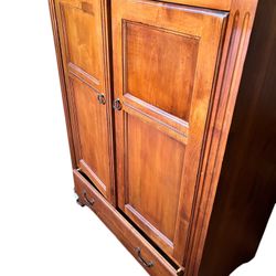ETHAN ALLEN ENTERTAINMENT CENTER