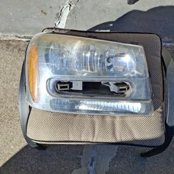 Headlight Assembly For 2005 Chevy Trailblazer