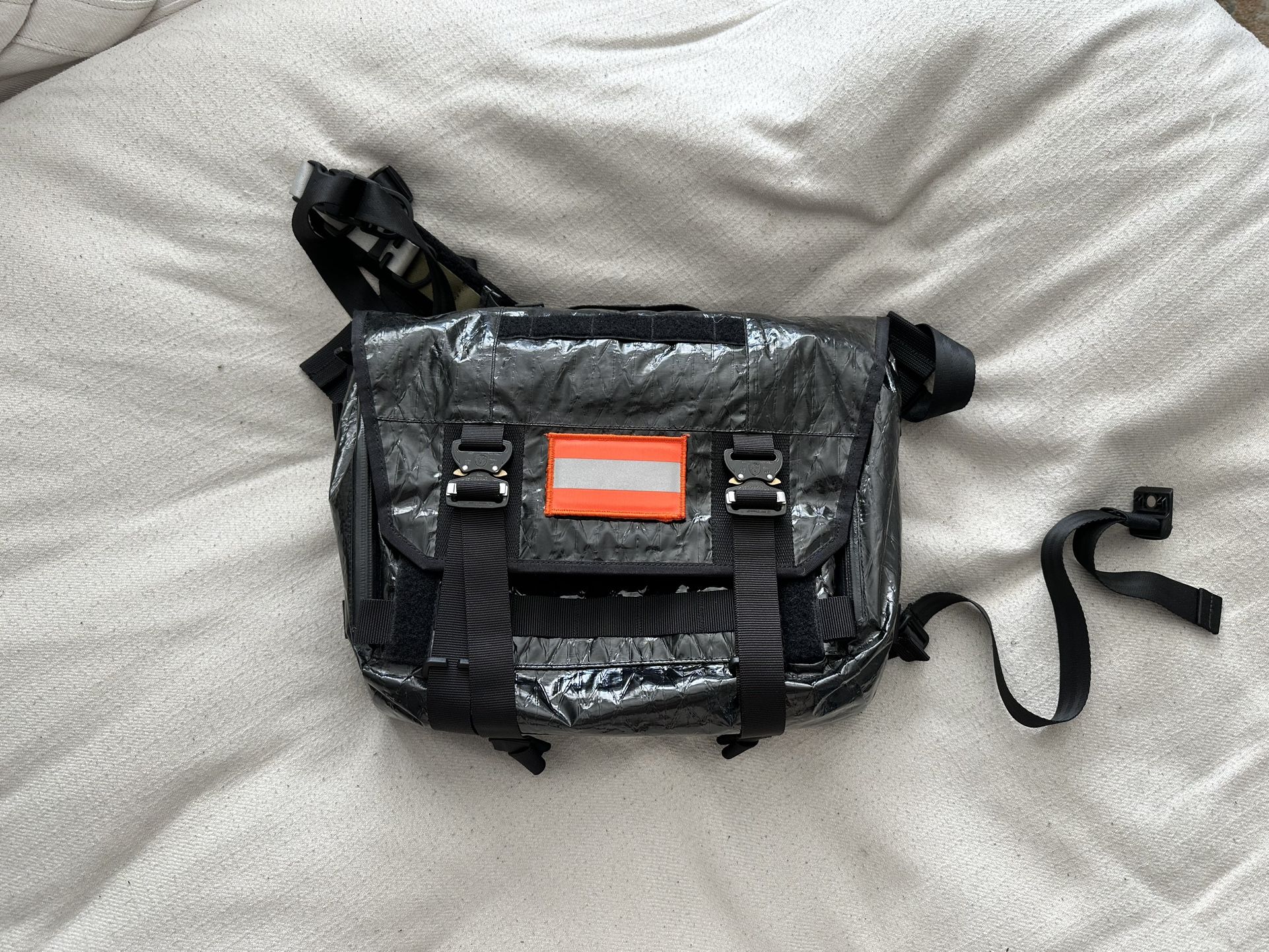 Orbitgear R221 CB-BLACK FOIL "VOYAGER" Messenger Bag