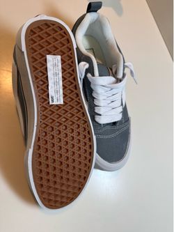 Vans brand new 7 men’s 8.5 women’s