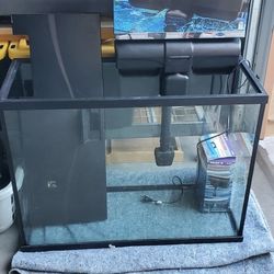 35 Gallon Aquarium With 2 MARINELAND EMPEROR 450 POWER FILTERS