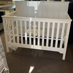Crib Floor Model 
