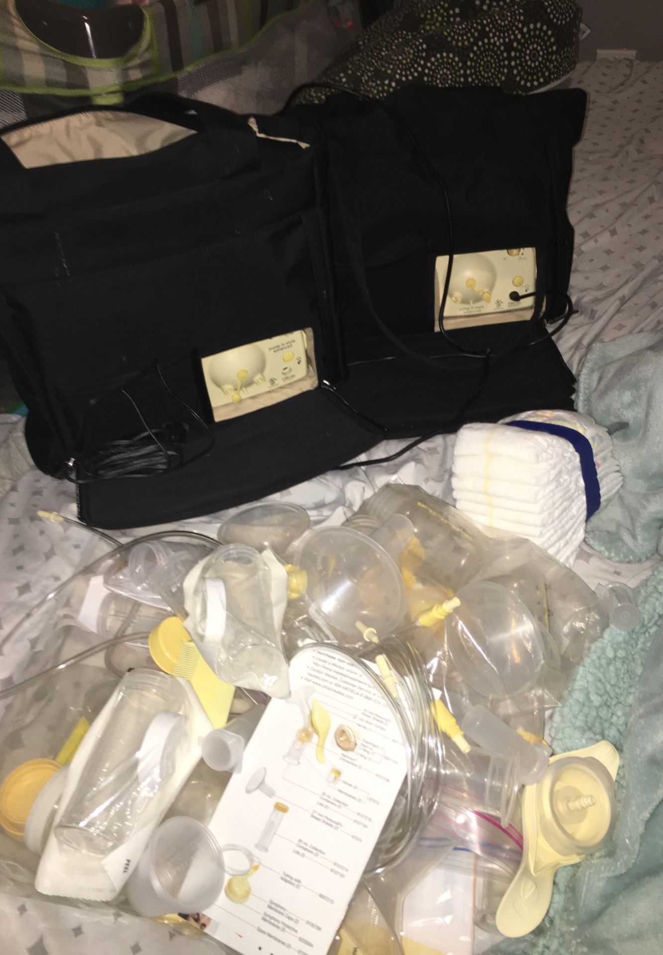 2 medela breast feeding pump complete and more