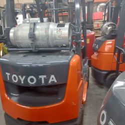 FORKLIFT TOYOTA Serie 8 