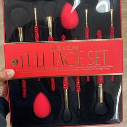 Glitz & Glam Make Up Brush Set Red