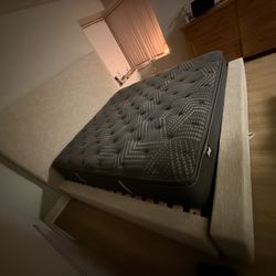 King mattress sealy and bed frame and dresser! Pretty much new!!