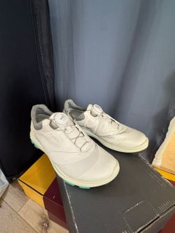 Golf Women’s Shoes Size 5,5