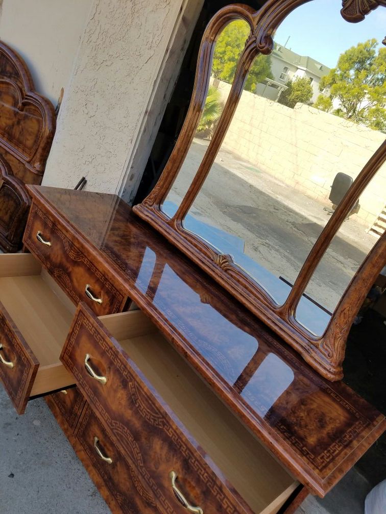 Eddi rose collection Italian bedroom set