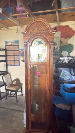 Grandfather clock $35 needs weights put on