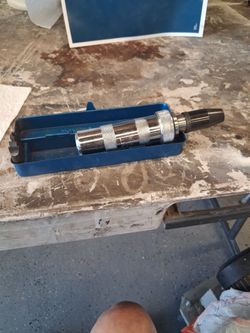 Impact driver with bits