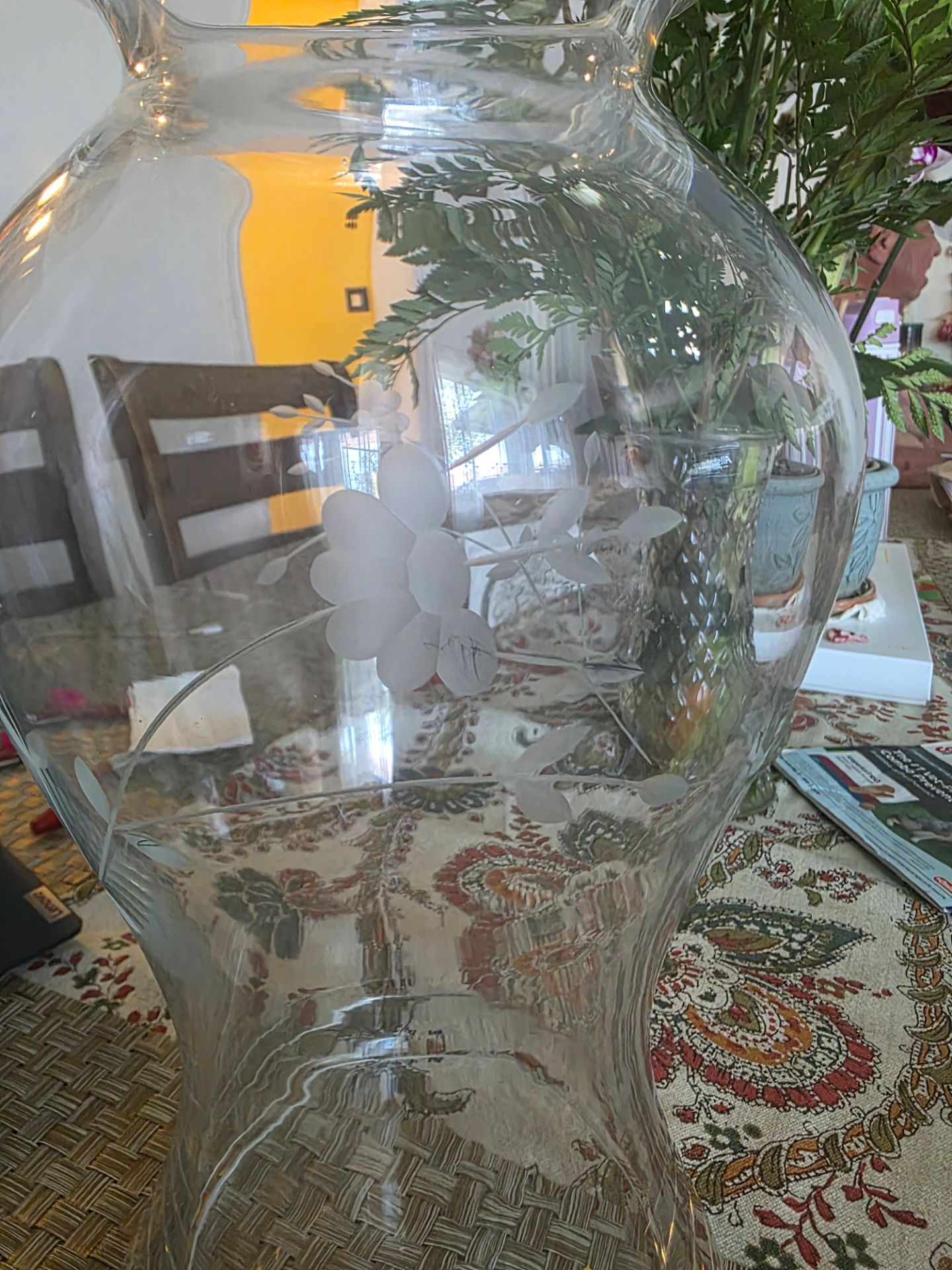 Oversized prince's house crystal flower vase