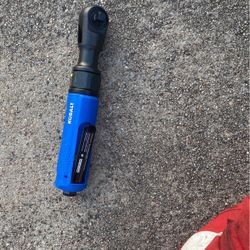 Call Paul pneumatic socket wrench