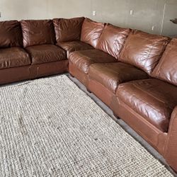 CREATIVE LEATHER HIGH END SECTIONAL, DELIVERY INCLUDED  