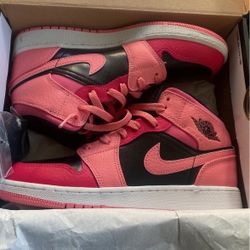 Air Jordan 1 Mid