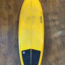 Multiple Surfboards With Fins And Bags 